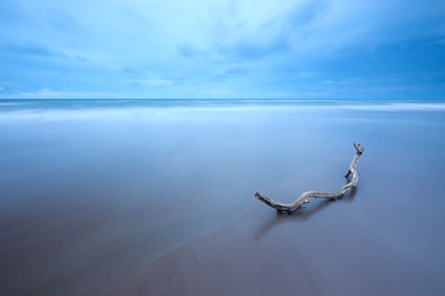 Casuarina beach on an outgoing tide: a 13 second exposure